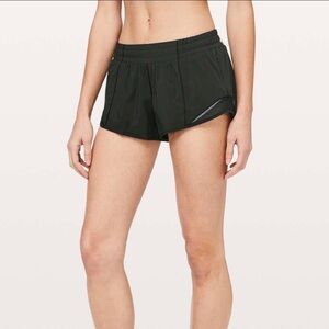 Lululemon Hotty Hot Shorts 2.5”
